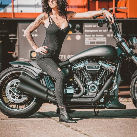 6  Denise for Harley  18. August 2020  Ben Ott  LEICA SL2