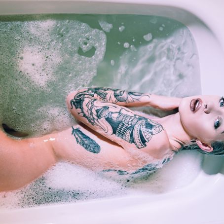 Tiana Nox Berlin by Ben Ott 12 Bearbeitet