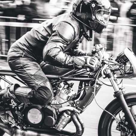 Essenca Intermot byBENOTT 32