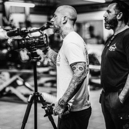 Wenn Sie einen Dollar in Ihr Unternehmen stecken wollen, so müssen Sie einen weiteren bereithalten, um das bekannt zu machen.